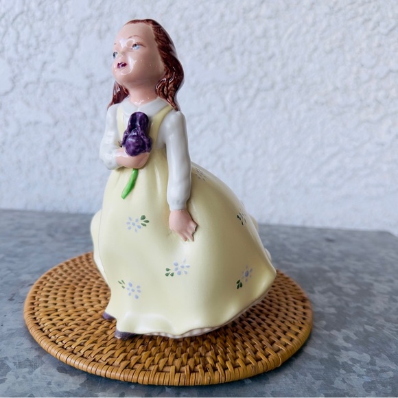 HOLLAND MOLD Mid-century VTG MAIDEN Porcelain Auburn Hair w/ Bouquet Cottagecore - Picture 4 of 14
